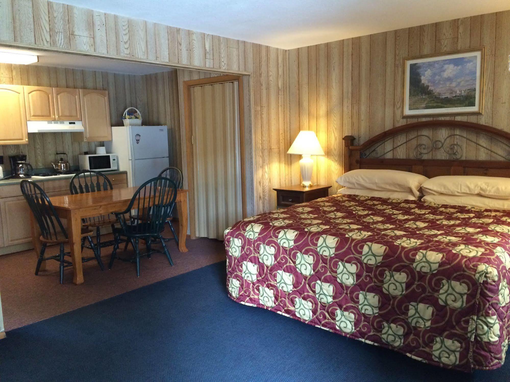 אסטס פארק Saddle & Surrey Motel מראה חיצוני תמונה